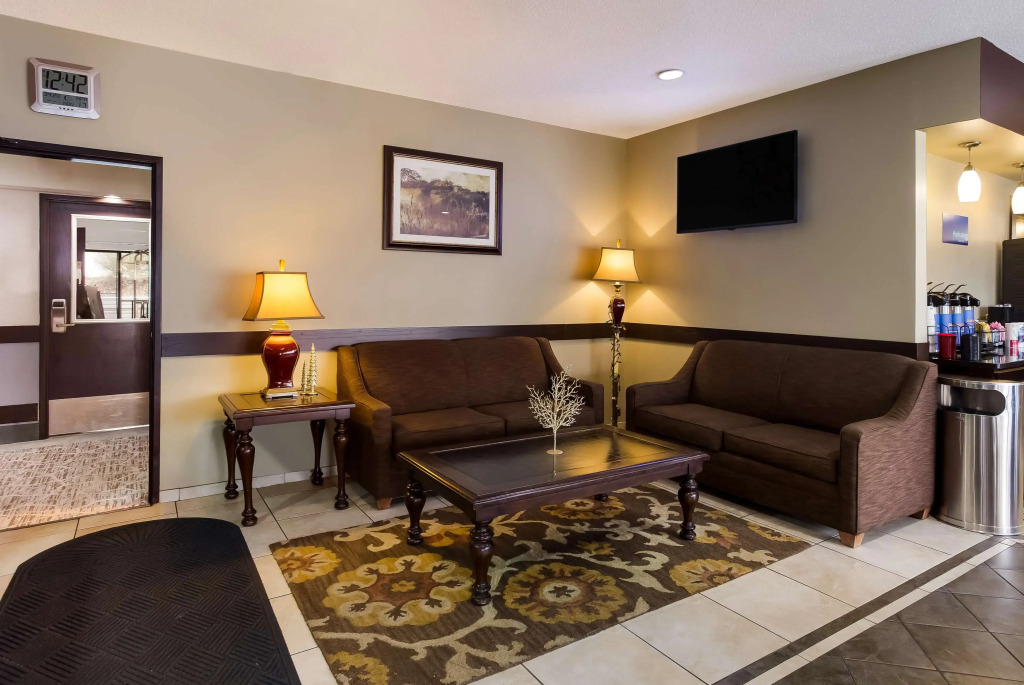Best Western Crossroads Inn
