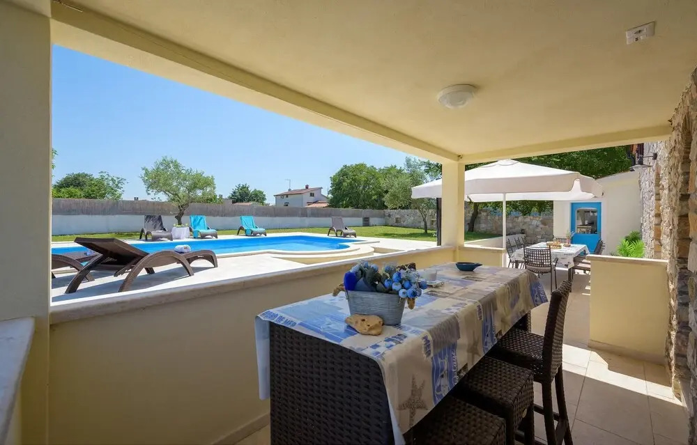 Stunning Home in Mihelici With Wifi and 3 Bedrooms