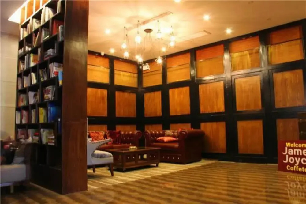 James Joyce Coffetel Jishou North People Road