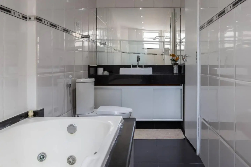 spacious penthouse duplex arpoador
