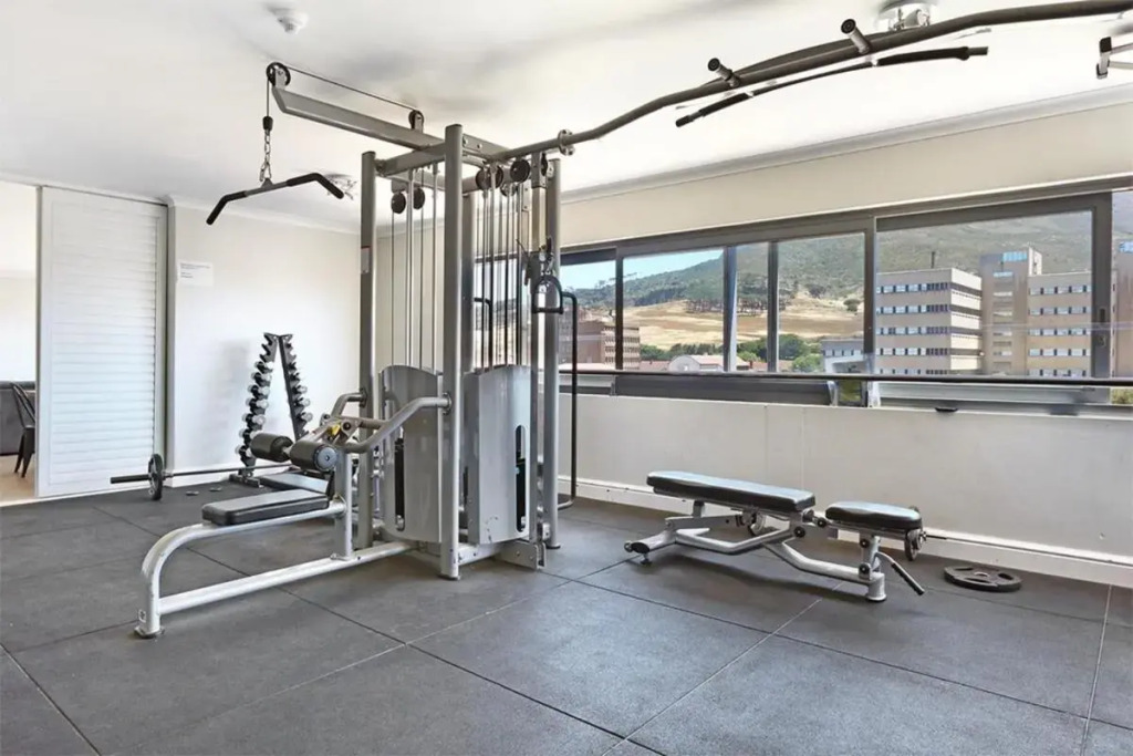 The Paragon LUXE with Rooftop Pool and Gym