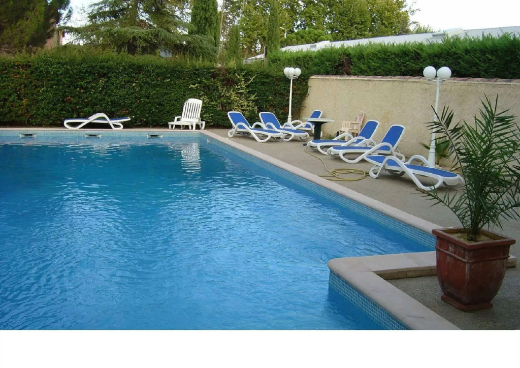 Logis Hôtel Acotel Avignon Nord