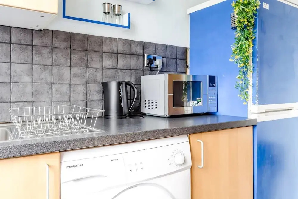 Ideal 2 Bedroom In Well Connected Stratford