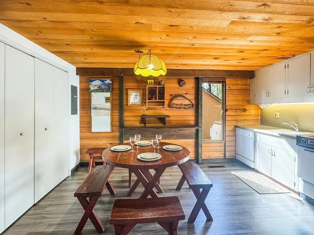 Cluster Cabin 13
