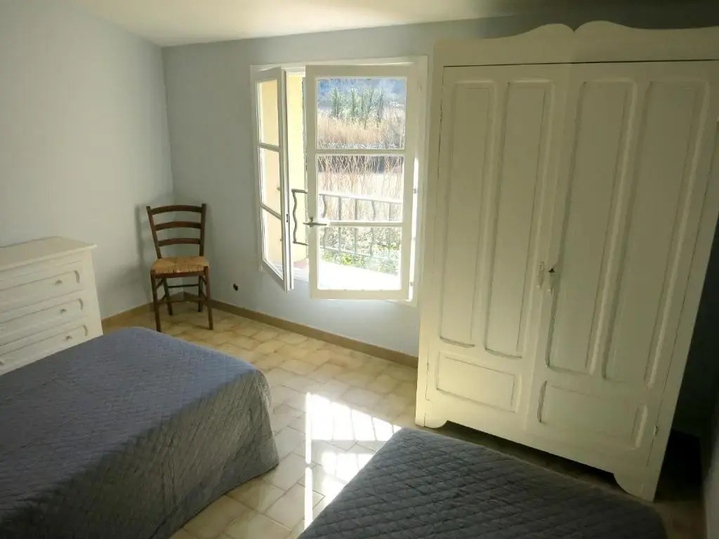 Maison de 2 chambres avec piscine privee terrasse amenagee et wifi a Barjols