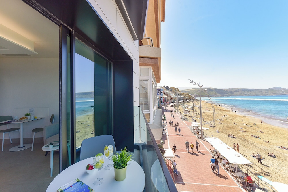 OH Suites Paseo de las Canteras 58