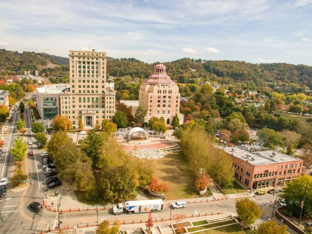 The Gazette Condo 200, Asheville