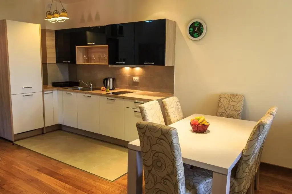De Lux Apartments