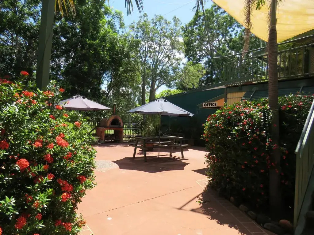 Parry Creek Farm Tourist Resort & Caravan Park