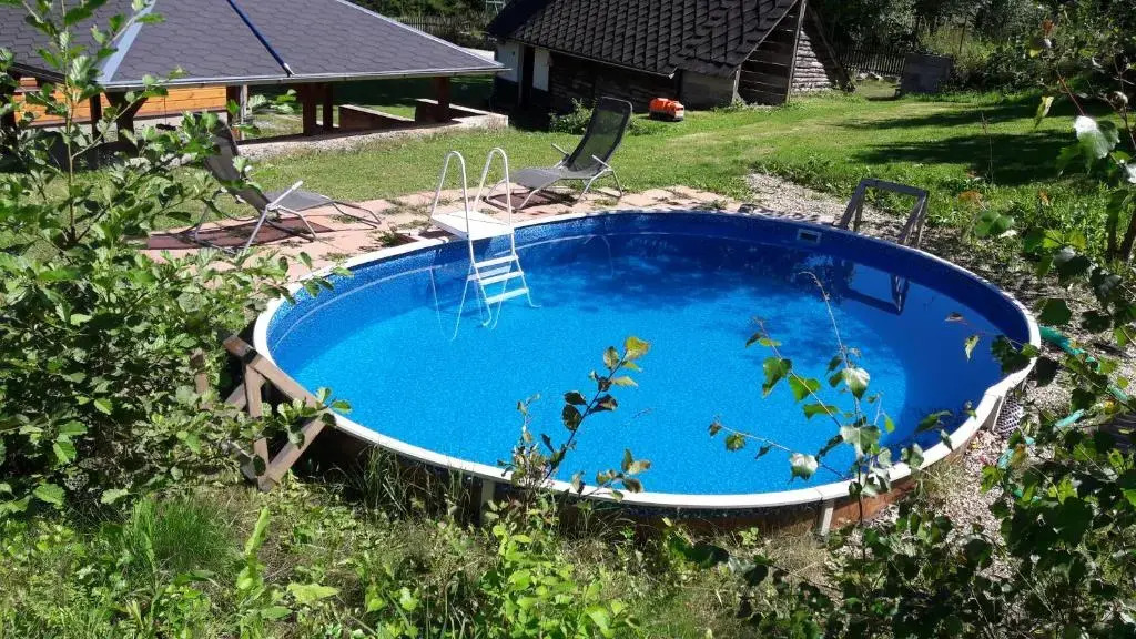 Chaloupka u potoka