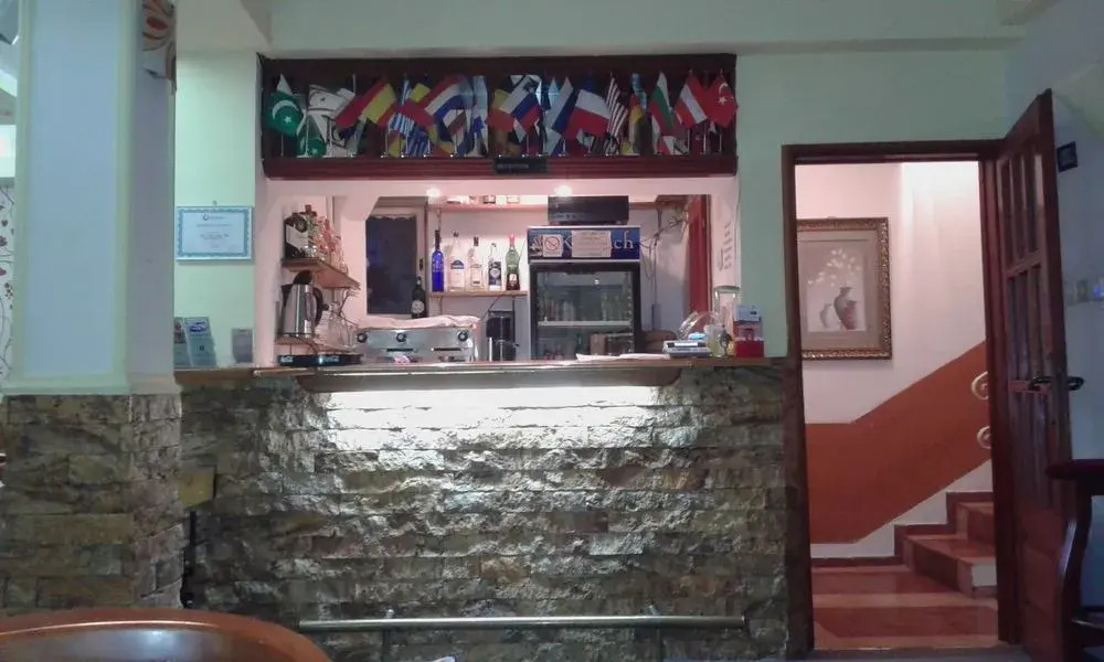 Ani Hotel