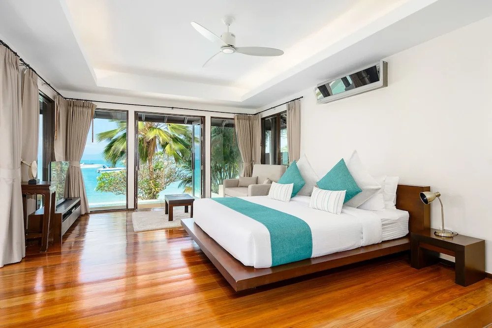 HSH - 3 Bedrooms Front Beach - Bangrak
