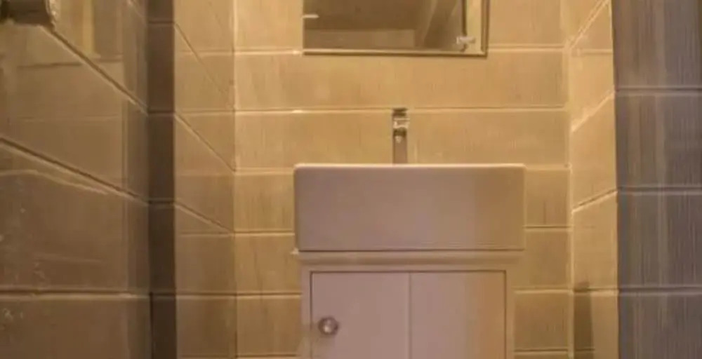 Yoho Roshan Guest House