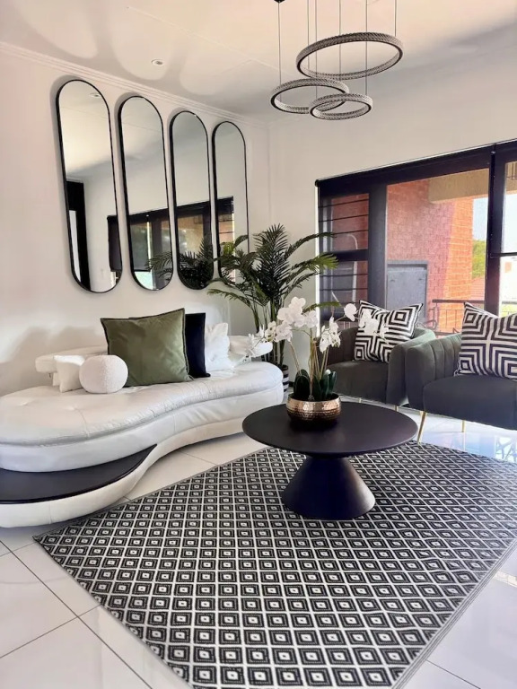Lovely 2 Bedroom Apartment Near Monte Casino