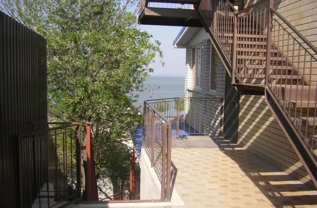 Karmen Guest House