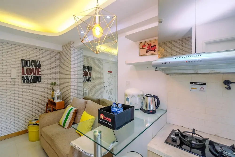 Warm And Cozy 2Br At Low Floor Bassura City Apartment