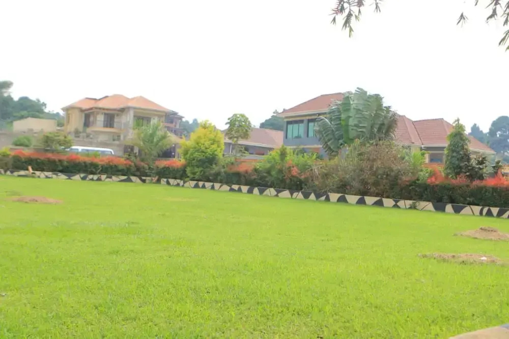 Alice Gardens & Campsite
