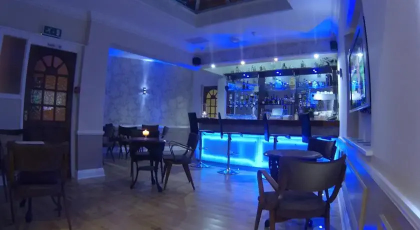 Alhambra Hotel