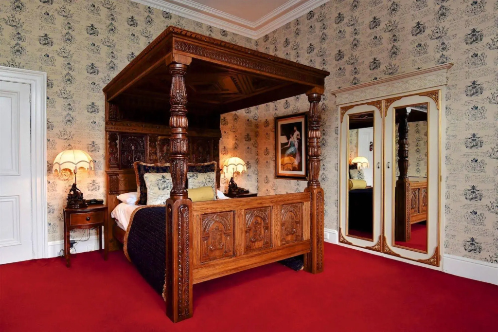 Belleek Castle, Ballina
