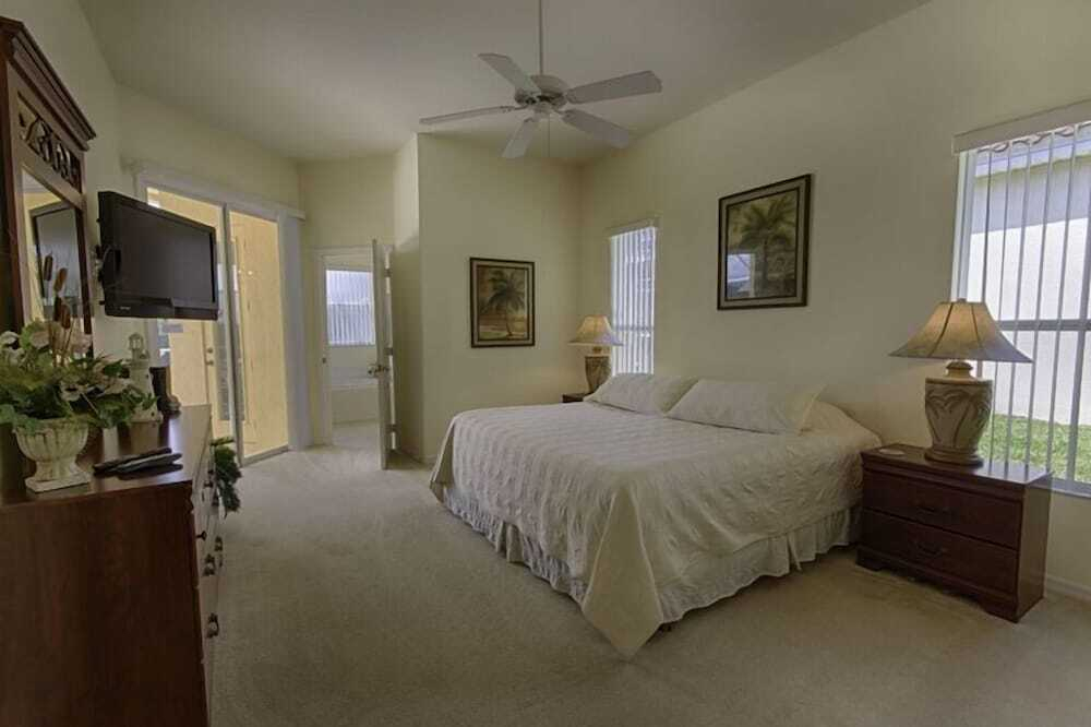 Tuscan Hills 4 bed / 3 bath home