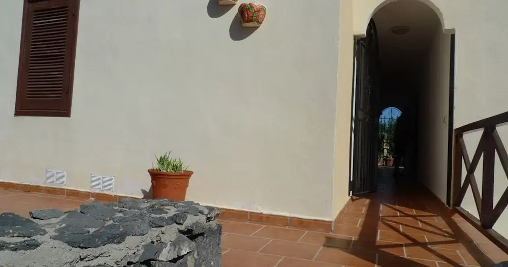 5 Bed Villa Free Wifi 6 Seater Hot Tub & Spectacular Sea, Golf & Mountain Views