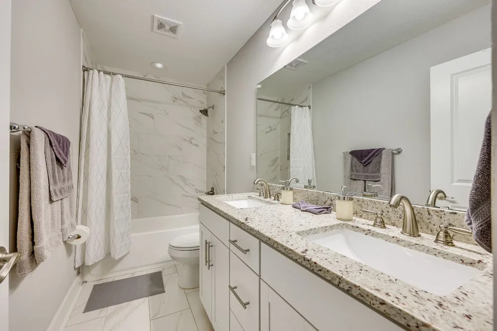 Pet-friendly Townhome, 1 Mi to Southbank Riverwalk