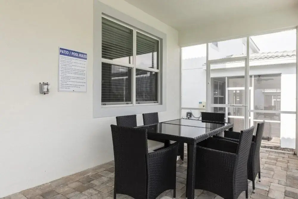 Champions Gate 1654 - Eight Bedroom Pool Home