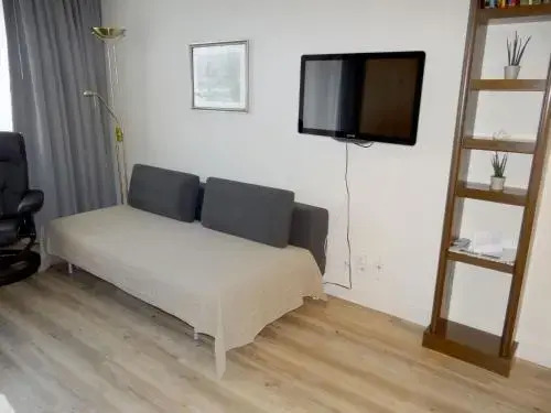 Apartment Parkweg 9-402 Appartement-Fewo 2-Bettwohnung by Interhome