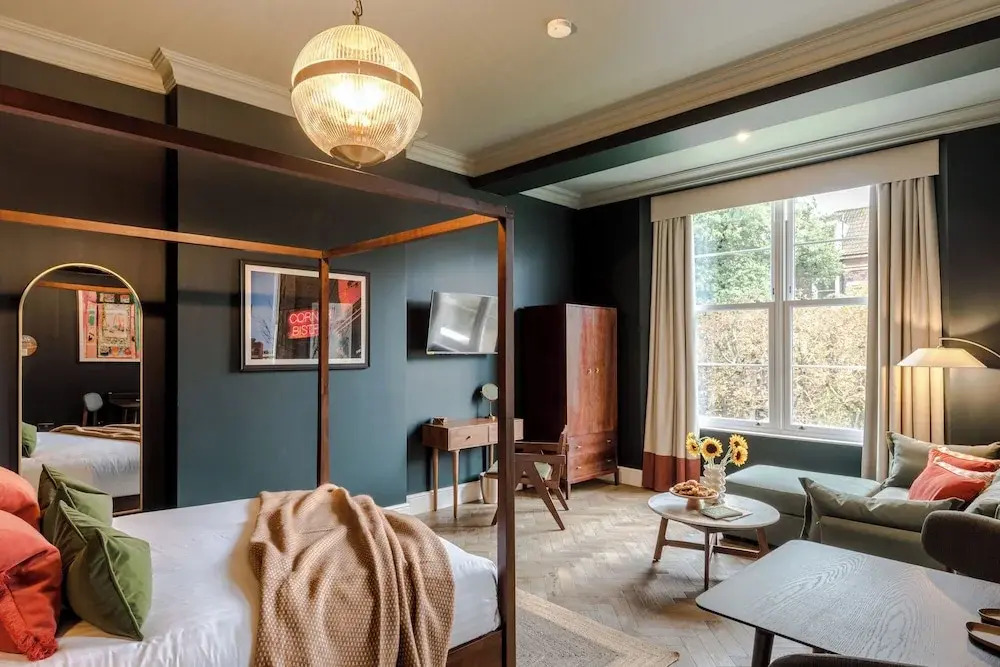 Tyndalls Park - Your Apartment