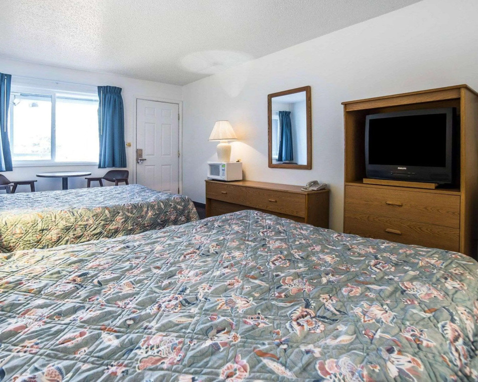 Rodeway Inn & Suites
