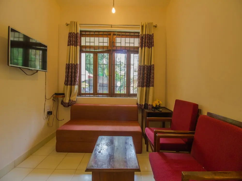 OYO 15758 Elegant 1 BHK Calangute