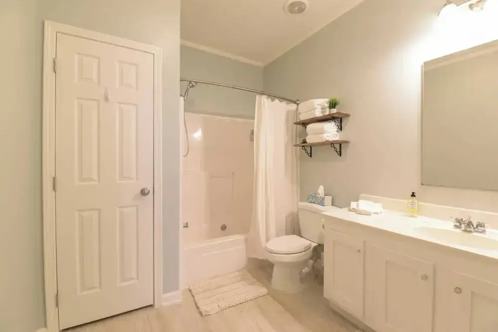 Riverside Ranch by Avantstay Mins to Downtown