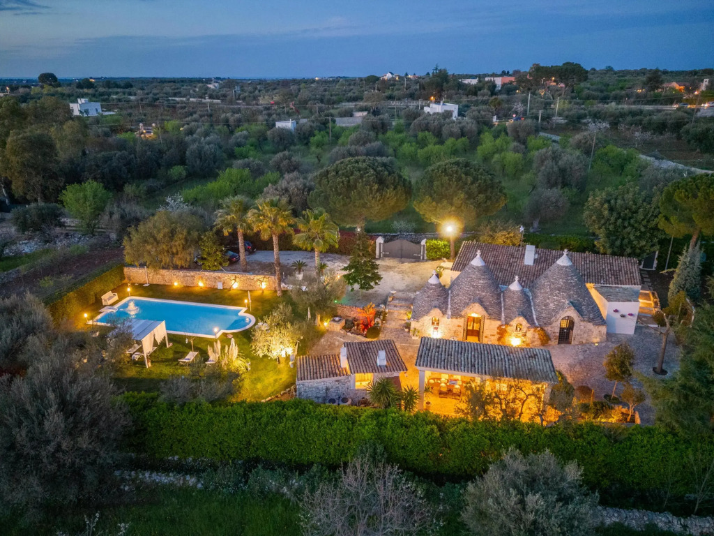 Trulli Delle Grotte - Castellana