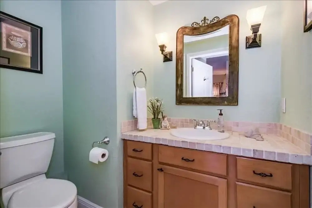 Anchor Inn - Unit 3 2 Bedroom Apts