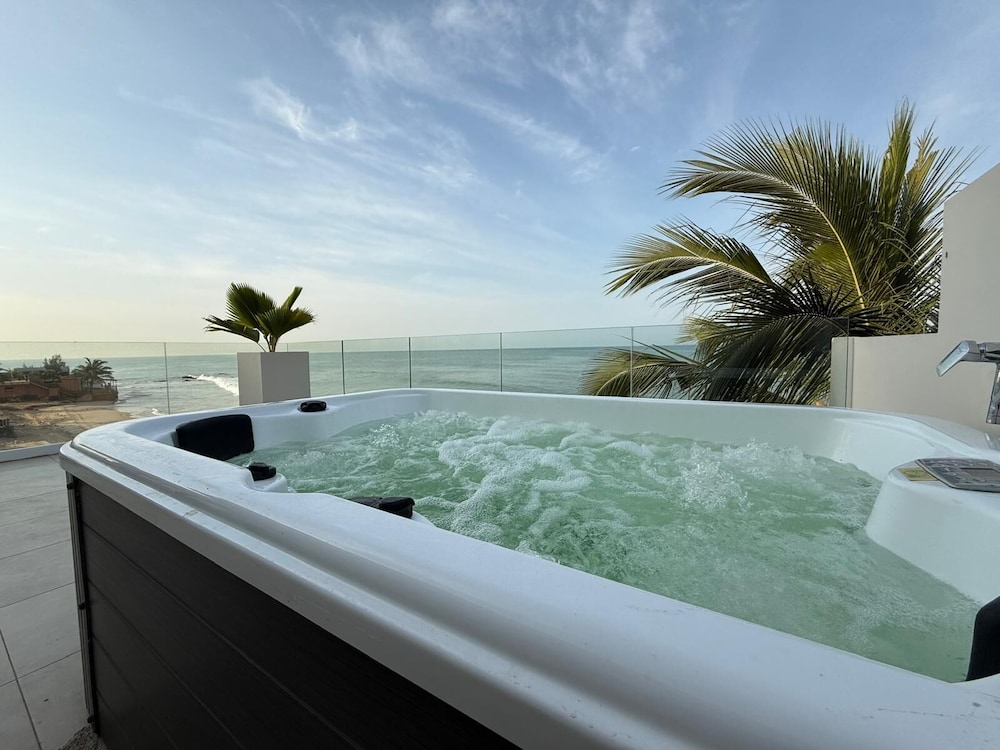 Villa Italia Somone Luxury Hotel