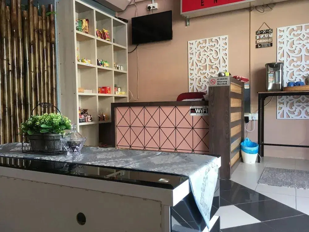 SPOT ON 89796 D'noor Budget Inn