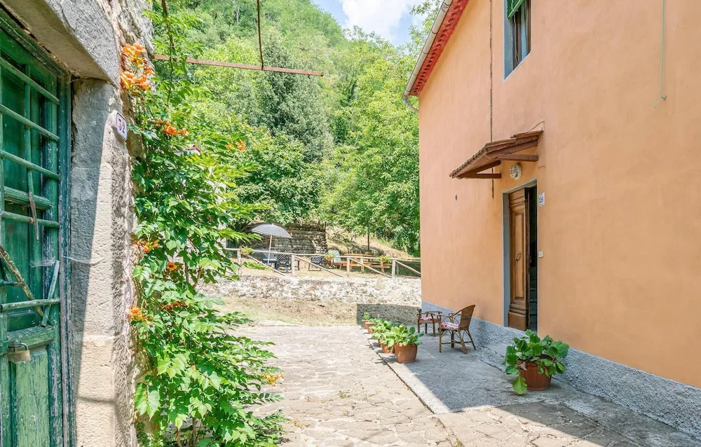 Nice Home In Longoio With House A Mountain View