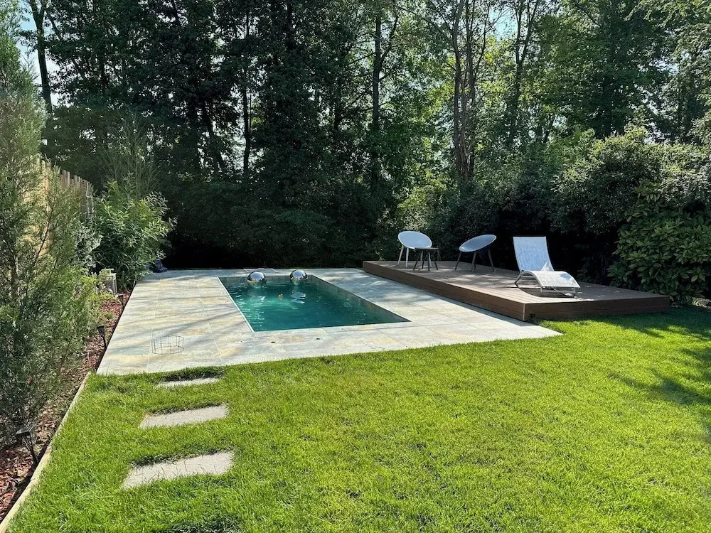 Paris Garden River residence