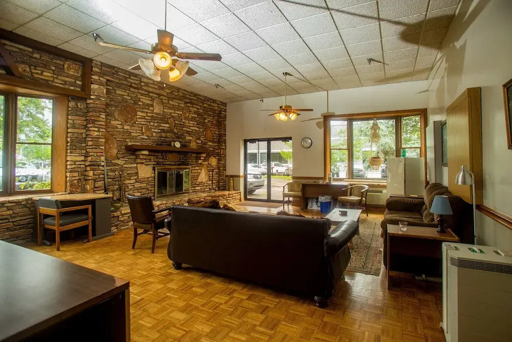 Lafayette Inn