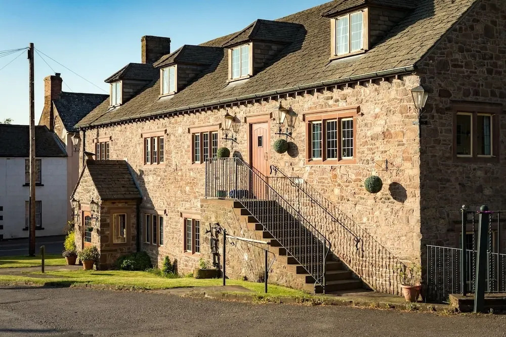 The George Hotel