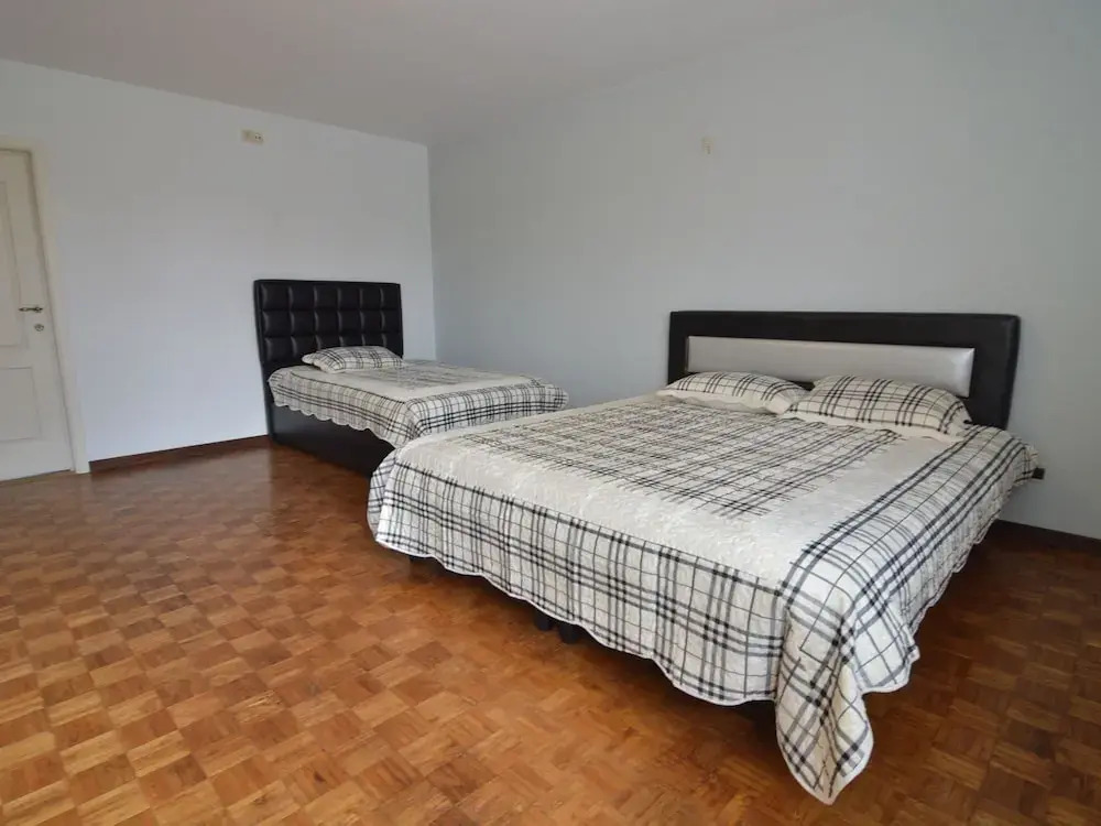 Charming Holiday Home with Hot Tub in Bree