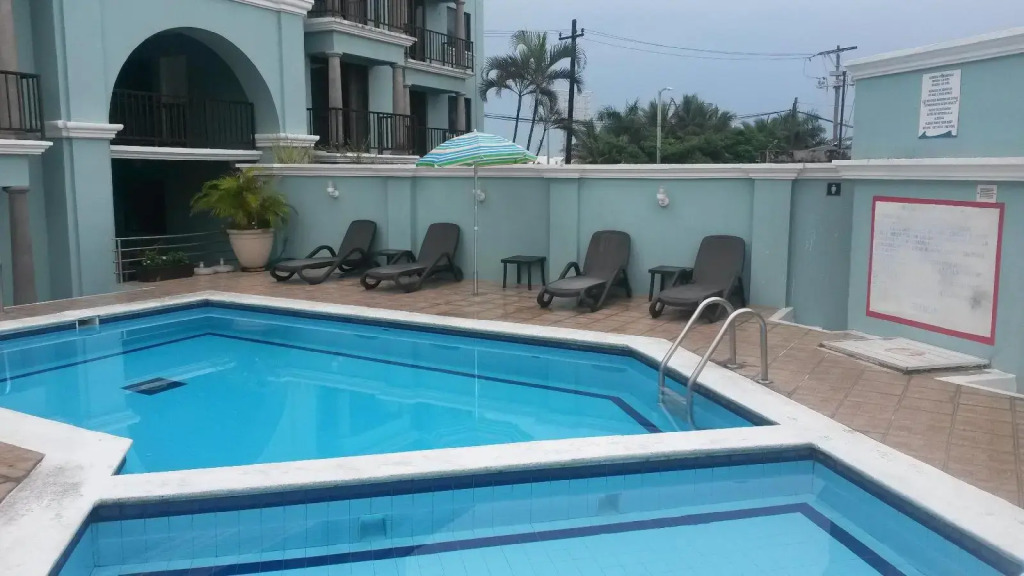 Hotel Paraiso Suites
