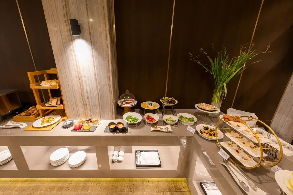Nhat Ha Lavish Hotel
