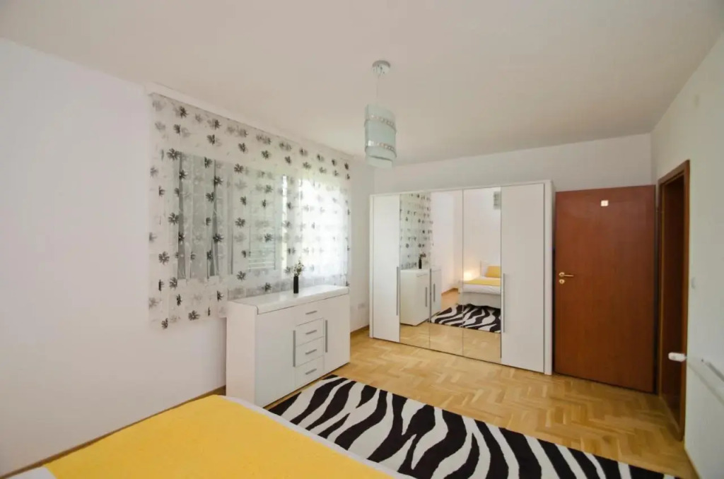 Rooms Leda