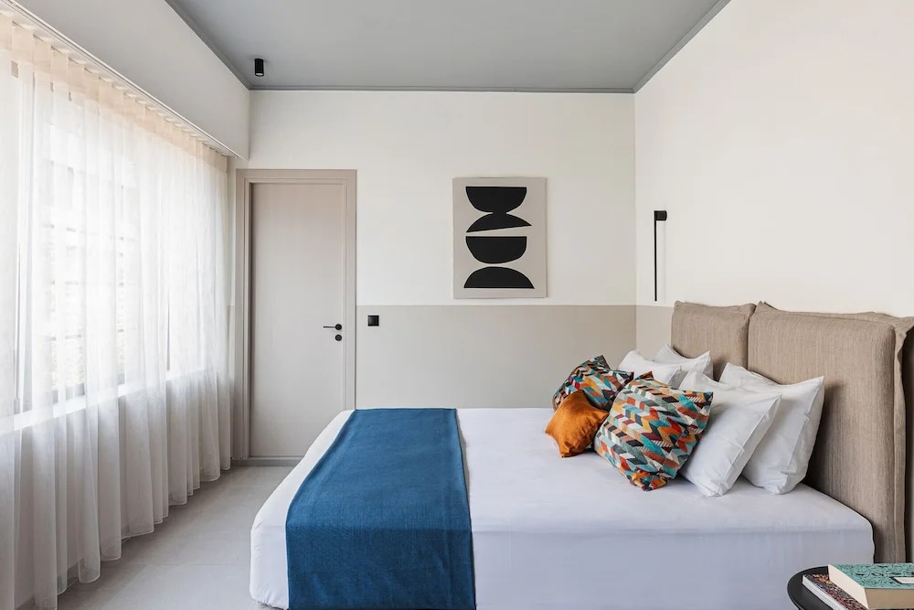 AIRIO Athens Luxury Suites