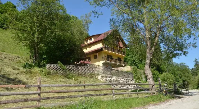 Casa Adina