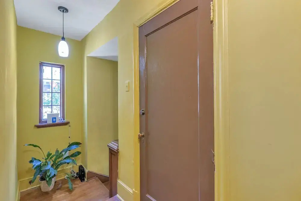 Cute Apartment In The Heart Of The City 2 Bedroom Apts by RedAwning