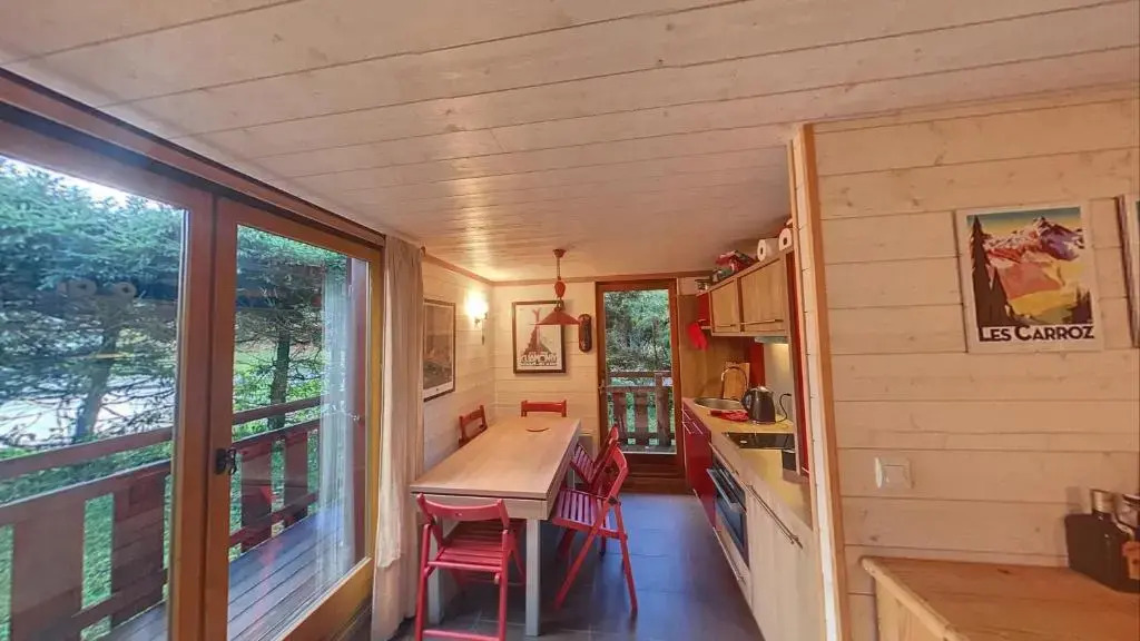 Chalet 4 Pers à proximité des Carroz (CHBLA)
