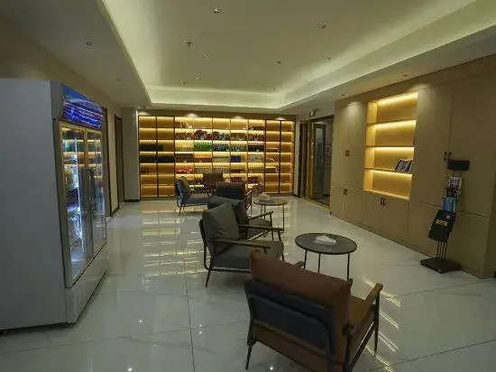 Continent Business Hotel (Changchun West Railway Station)