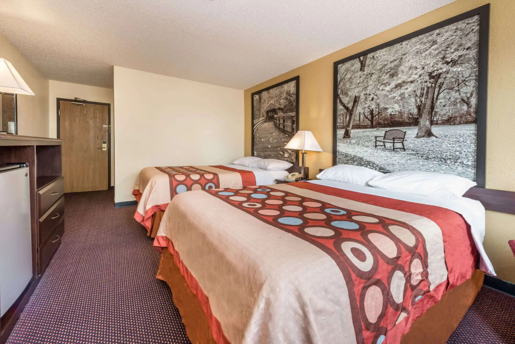 Super 8 by Wyndham Franklin/Middletown Area